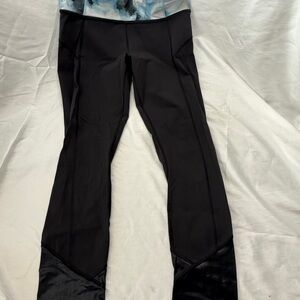 Lululemon Black Run Leggings Size 8 | Reflective | Back Zip Pocket